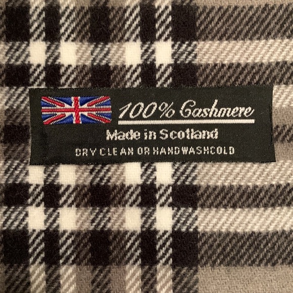 100% Cashmere Checkered Scarf Made in Scotland Unisex - Picture 5 of 5